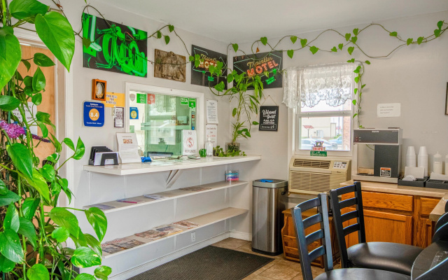 Travelier Motel - Macon