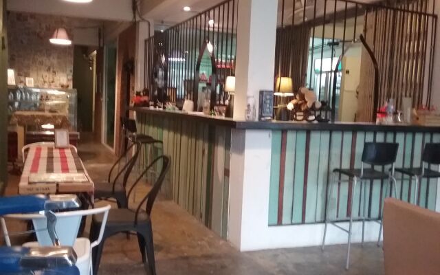 Hipstel Hostel & Bistro at Huahin 55