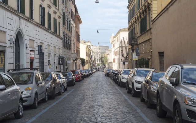 Colosseo & Colle Oppio Cozy Apartment