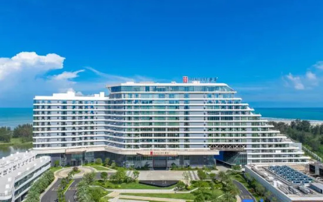HUALUXE Beihai Silver Beach Resort – Outside – Beihai