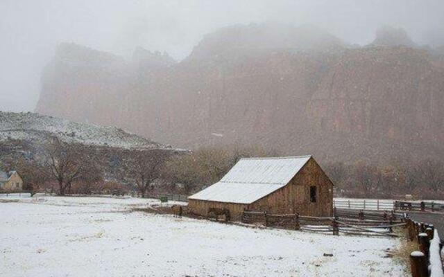 Cathedral Valley Inn
