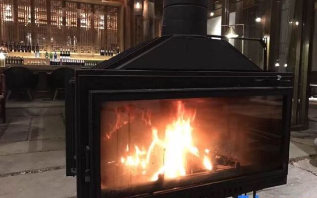 Sansheng Yizhai Hostel