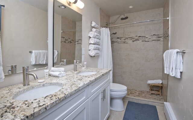 Breakaway West #212 2 Bedroom Condo by RedAwning