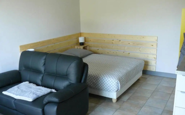 STUDIO ENTRE SAVINES ET EMBRUN PRES DU LAC DE SERREPONçON