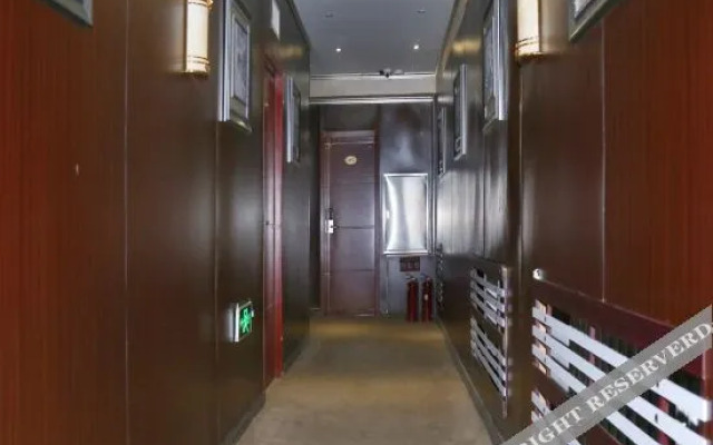 Thank Inn (Tongliao Mingren Street)