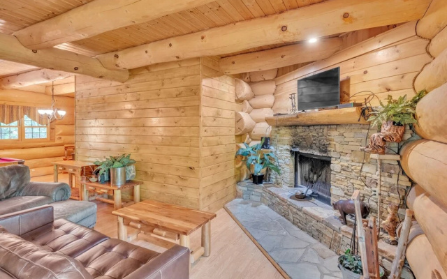 Ridge Views - Private Mountain Top Cabin 2 Bedroom Cabin by Heavenly Views Resort