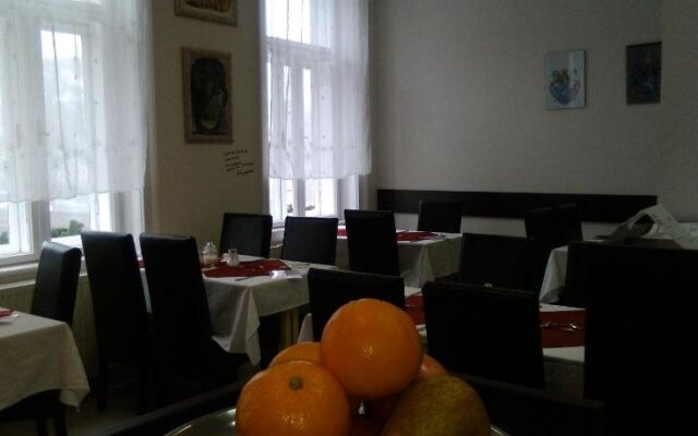 Fenyes Vinorium Panzio