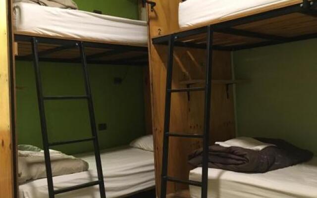 Princesa Insolente Hostel