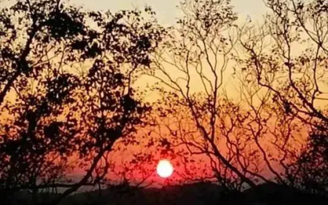 Yuexiang Erlanghe Quhongxiang Family Hotel