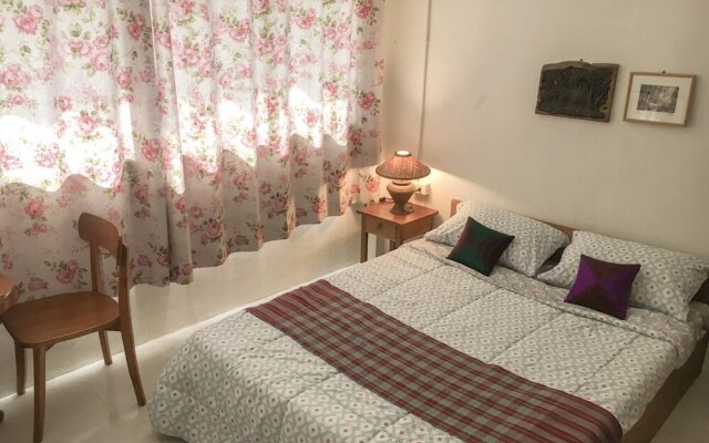 One of Us House - Hostel