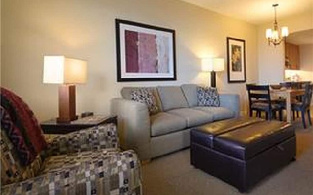 Founders Pointe 4646