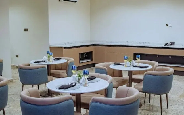 Check Inn Hotel Gimbiya