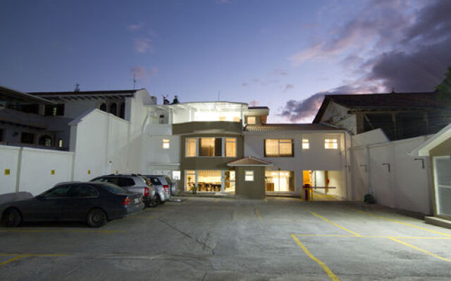 San Blas Hotel & Suites Ecuador
