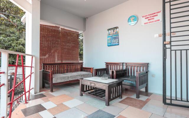 OYO 208 G House