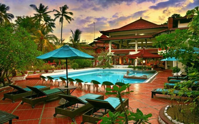 Puri Naga Beachfront Cottages