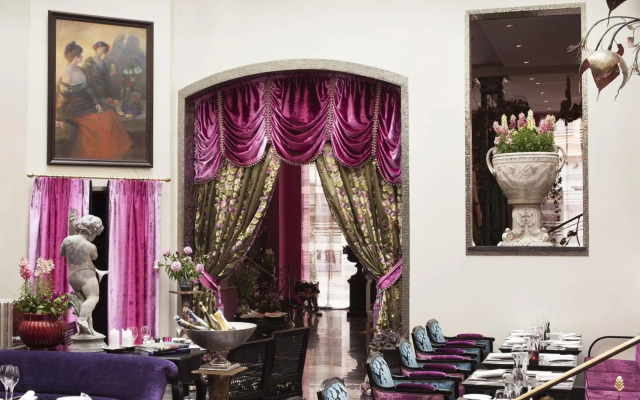 Dorsia Hotel & Restaurant