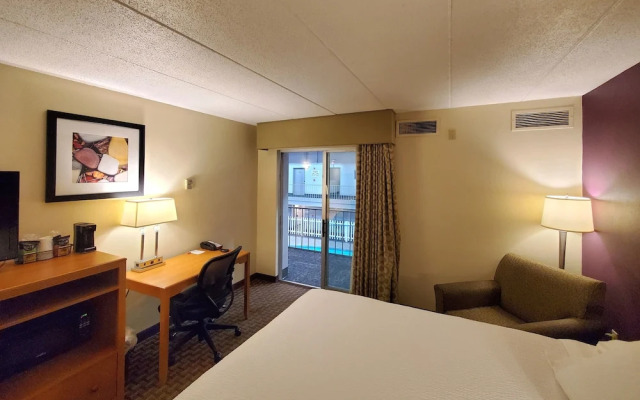 Ramada Marquette