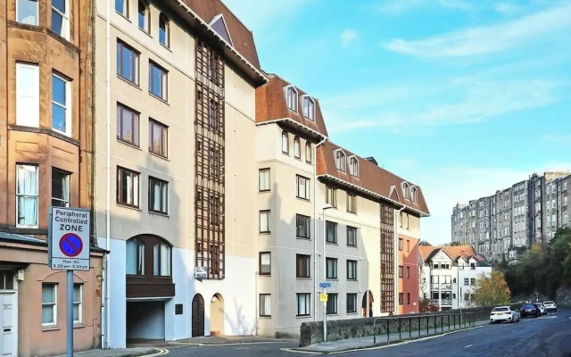 Stylish Apt next to Dean Village