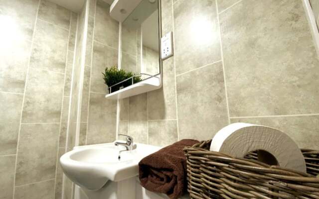 Cosy Sea Front Apartment Sleeps 6