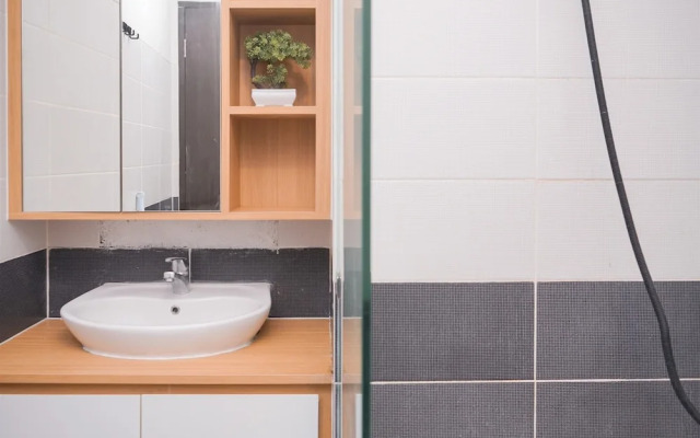 Cozy Living 1Br Apartment With Extra Room At Scientia Residence