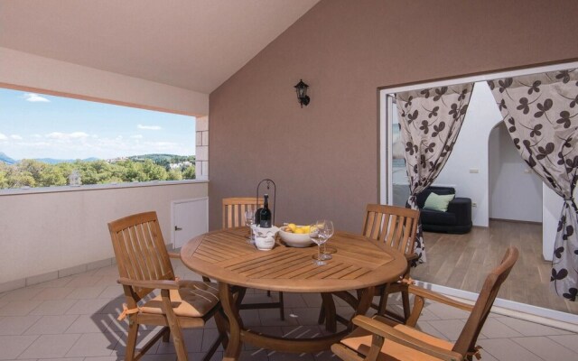 Nice Apartment in Lumbarda With 2 Bedrooms and Wifi