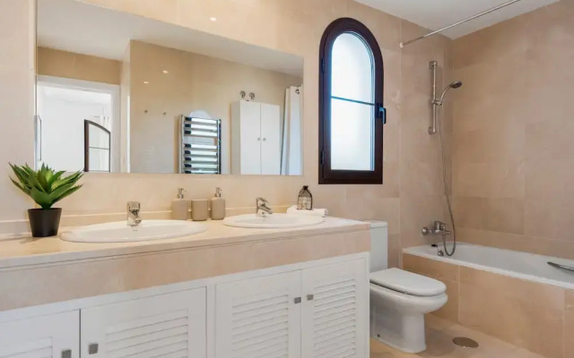 Los Arqueros Sunny Balcony With Pool - Ref M52