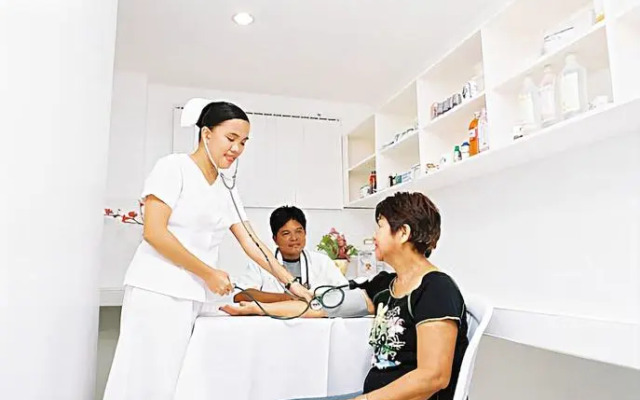 Super 8-Airport Downtown