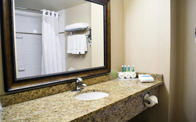 Holiday Inn Express Hotel & Suites Edson by IHG