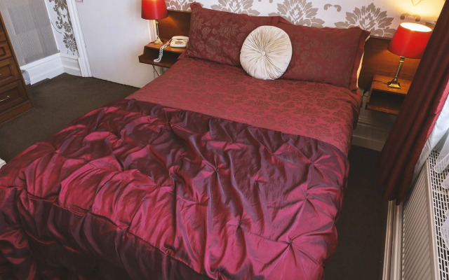 Trivelles Park Hotel