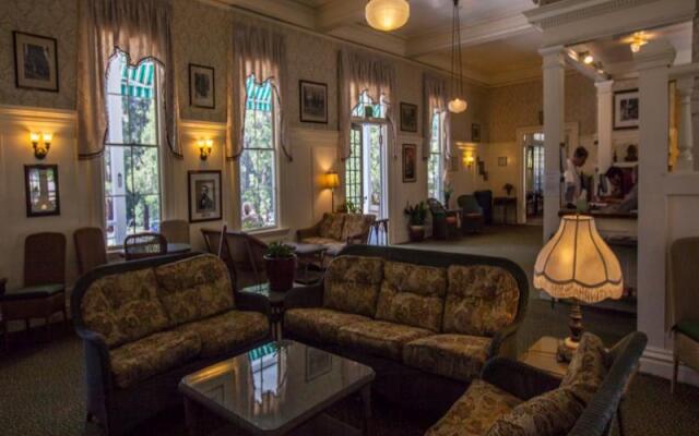 Wawona Hotel