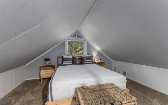 Rivers Edge 2 Bedroom Home by NW Comfy Cabins by RedAwning