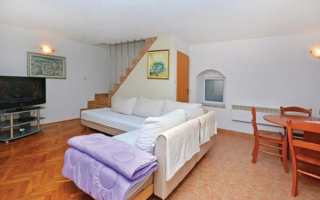 Awesome Home in Grohote With Wifi and 4 Bedrooms