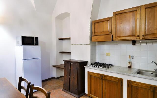 Nice apartment in Mantignana with shared pool