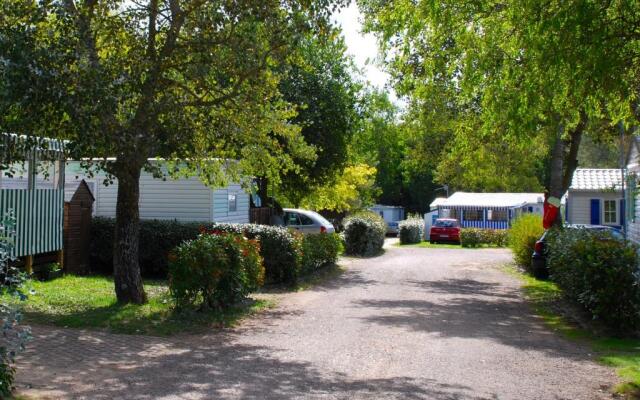 Camping Le Puits Rochais ****