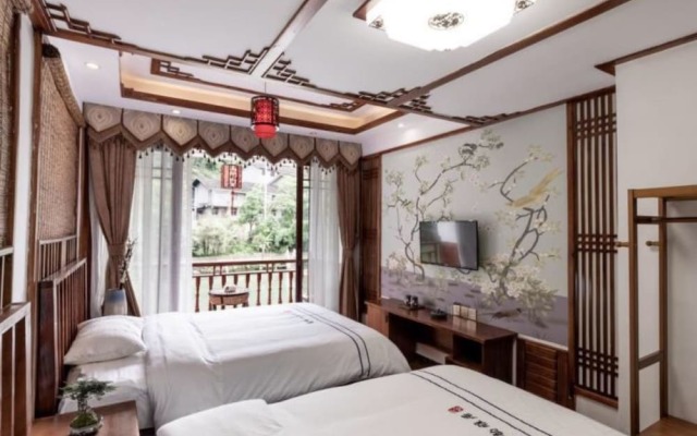 Easy Stay River View Hotel