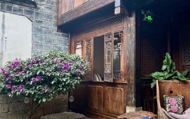 Lijiang Zhaofu Inn