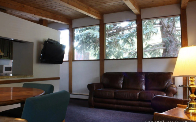 St. Moritz Lodge & Condominiums