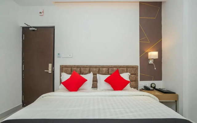 Capital O 36137 Vihaari 24 Business Hotel