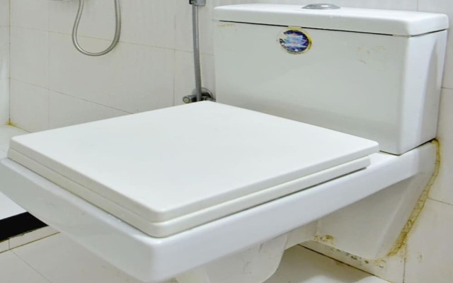 Lucky Guest House By OYO Rooms