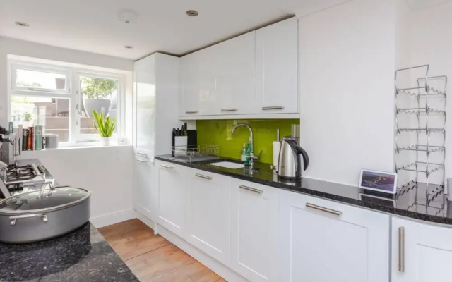 Stylish 3 Bedroom Home With Garden Near Kings Cross