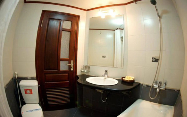 Hanoi Street Hotel