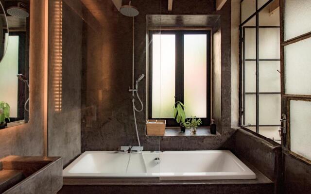 The Cabrio House- Unique CITY CENTER loft with Garden
