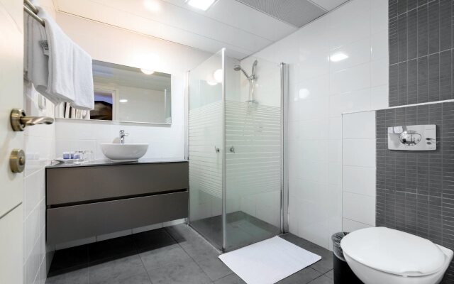 Sea Land Suites