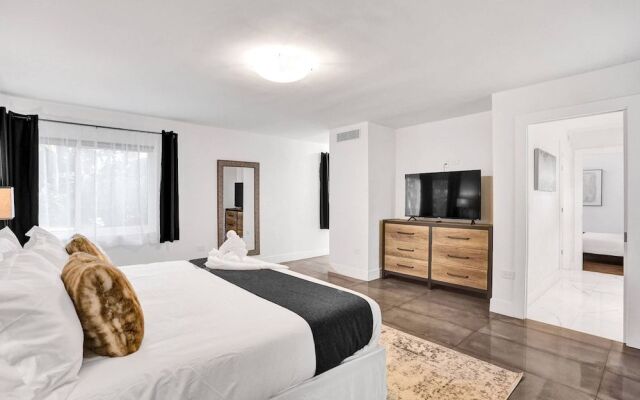 Gorgeous 5BR Home with Heated Pool