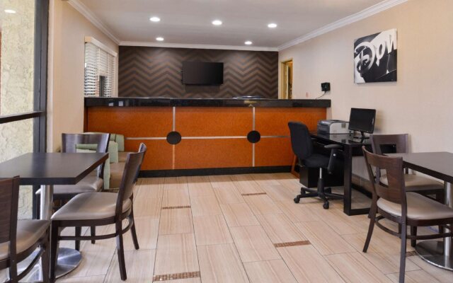 Best Western Courtesy Inn Hotel - Anaheim Resort at the Park