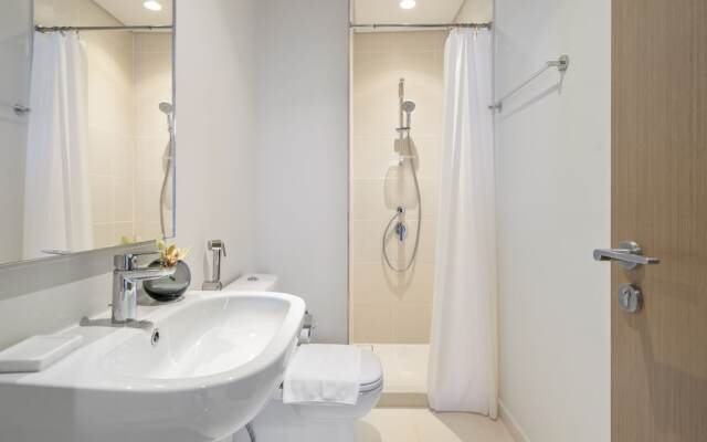 Spacious Apt With Incredible Canal and Park Views