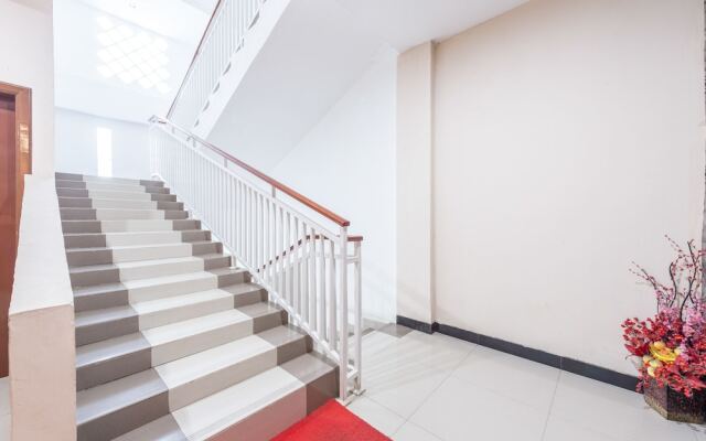 Airy Tatura Emmy Saelan 33 Palu