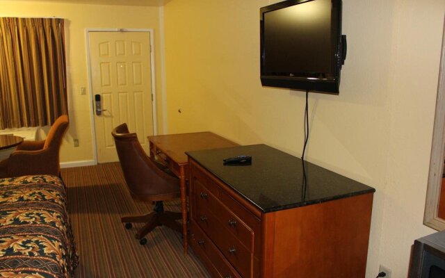 Travelers Inn