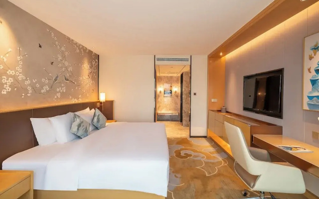 Serene Yuhua Hotel