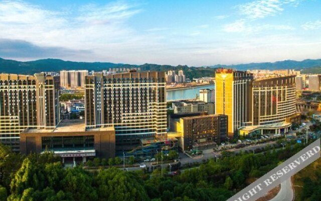 Zhangjiajie World Water Four Seasons International Hotel